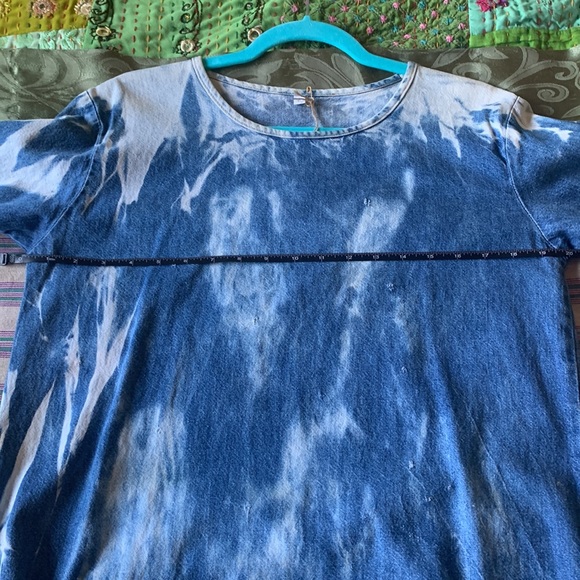 Vintage bleach dyed denim distressed 3/4 sleeve raw edges tunic top - Picture 8 of 15